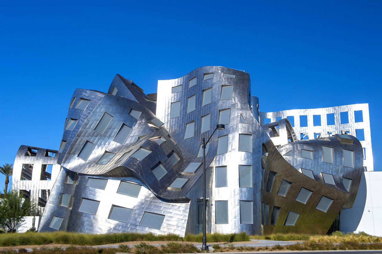 Budova dvou tváří Lou Ruvo Center for Brain Health
