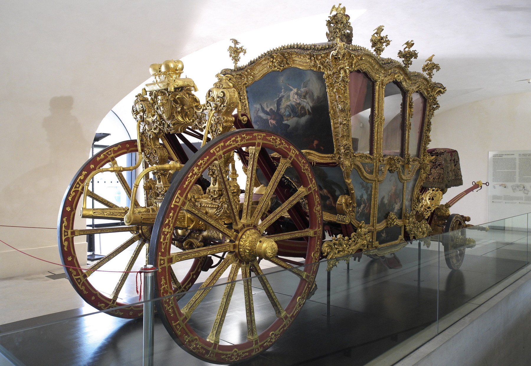 Okázalý kočár olomouckého biskupa Troyera dokumentuje pompéznost církevních slavností 18. století