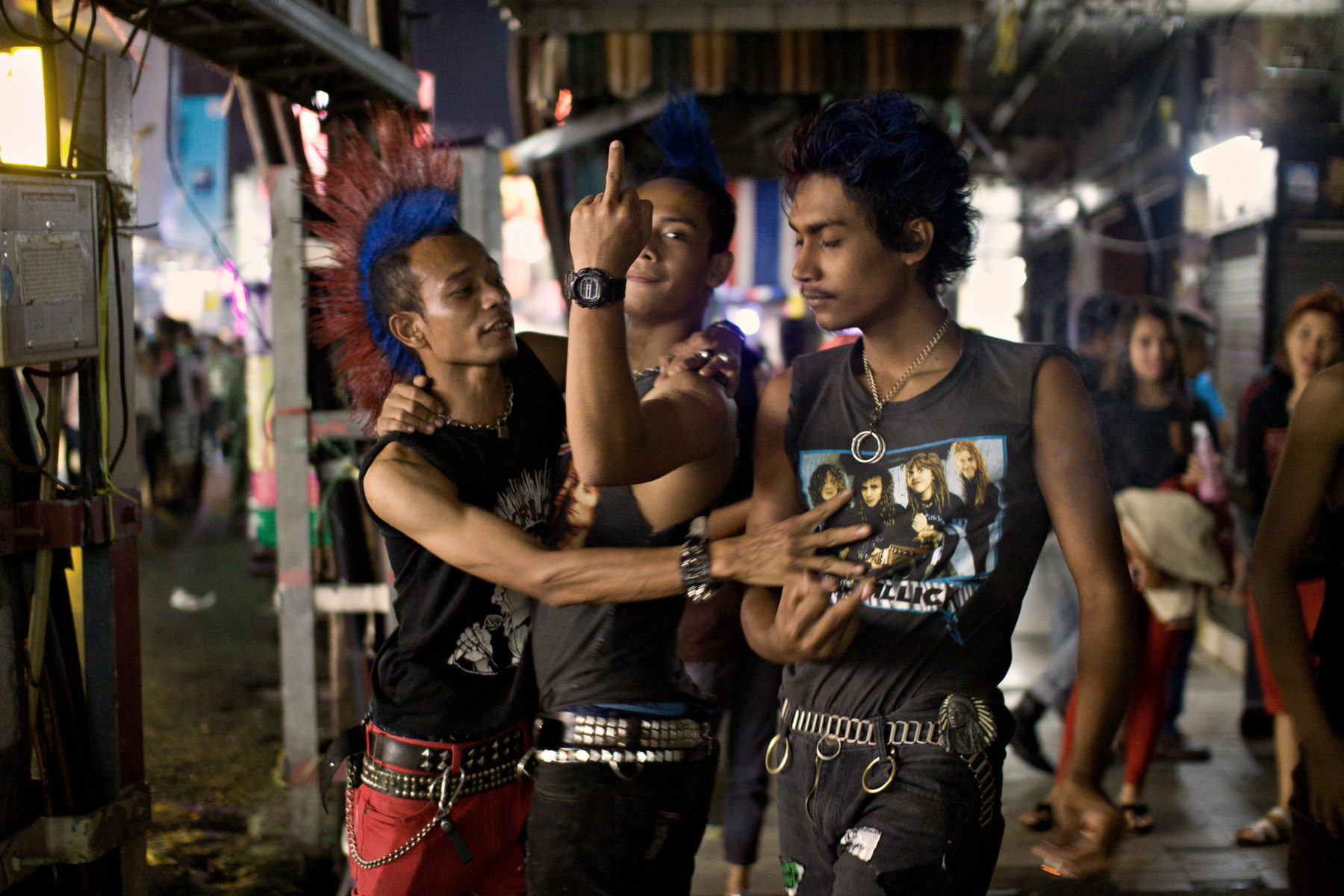 Reportáž Davida Těšínského ukazuje, že punková estetika v Thajsku není „jen“ módou. Je také vzkazem konformní společnosti