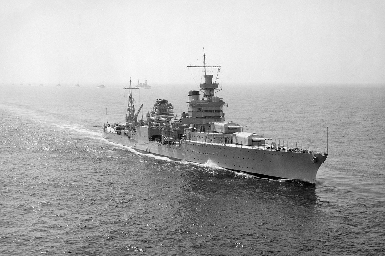 Od Pearl Harboru k Tinianu: Válečná pouť amerického křižníku USS Indianapolis