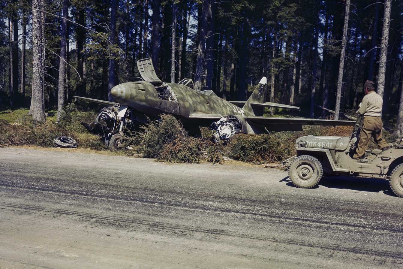 Německá vlaštovka se zastřiženými křídly: Opuštěný Messerschmitt Me 262 Schwalbe 