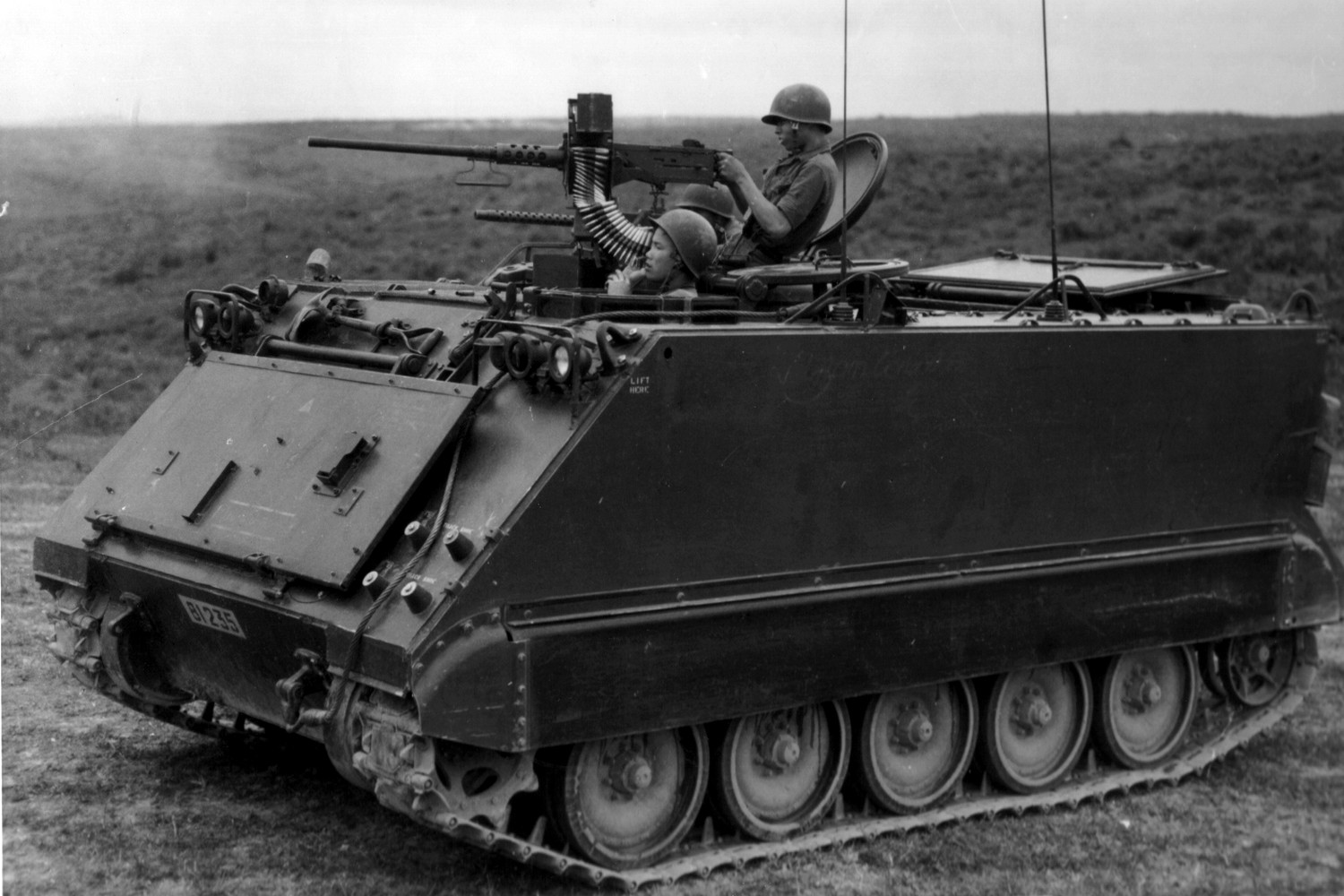 Americké battle taxi na mnoha frontách: Jak si vedl obrněný transportér M113 v ostré akci?