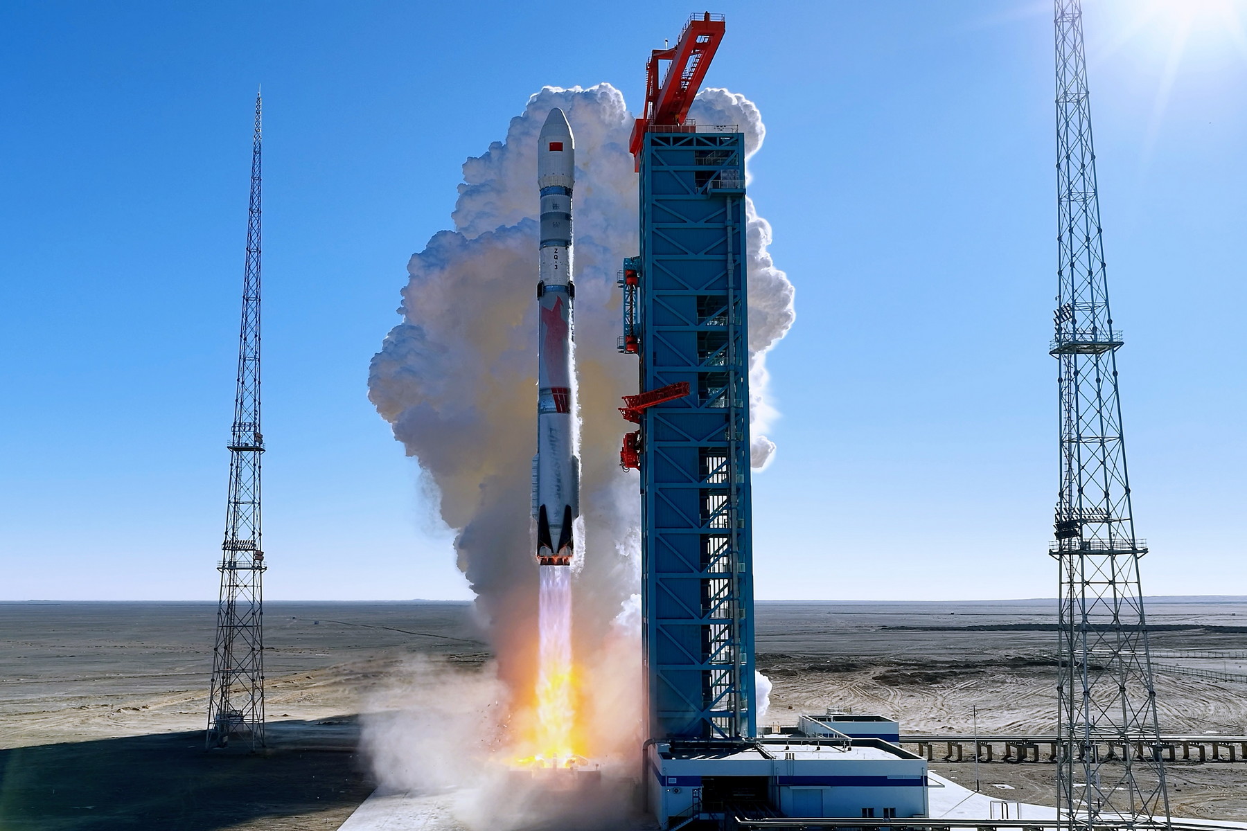 Čína chce vlastní Falcon 9: Chystá rakety, které budou létat opakovaně a vynesou na oběžnou dráhu desetitisíce družic