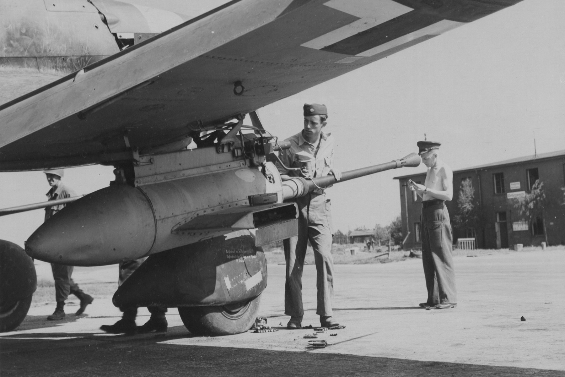ni-itel-sov-tsk-ch-panc-protitankov-letky-hitlerovy-luftwaffe-2