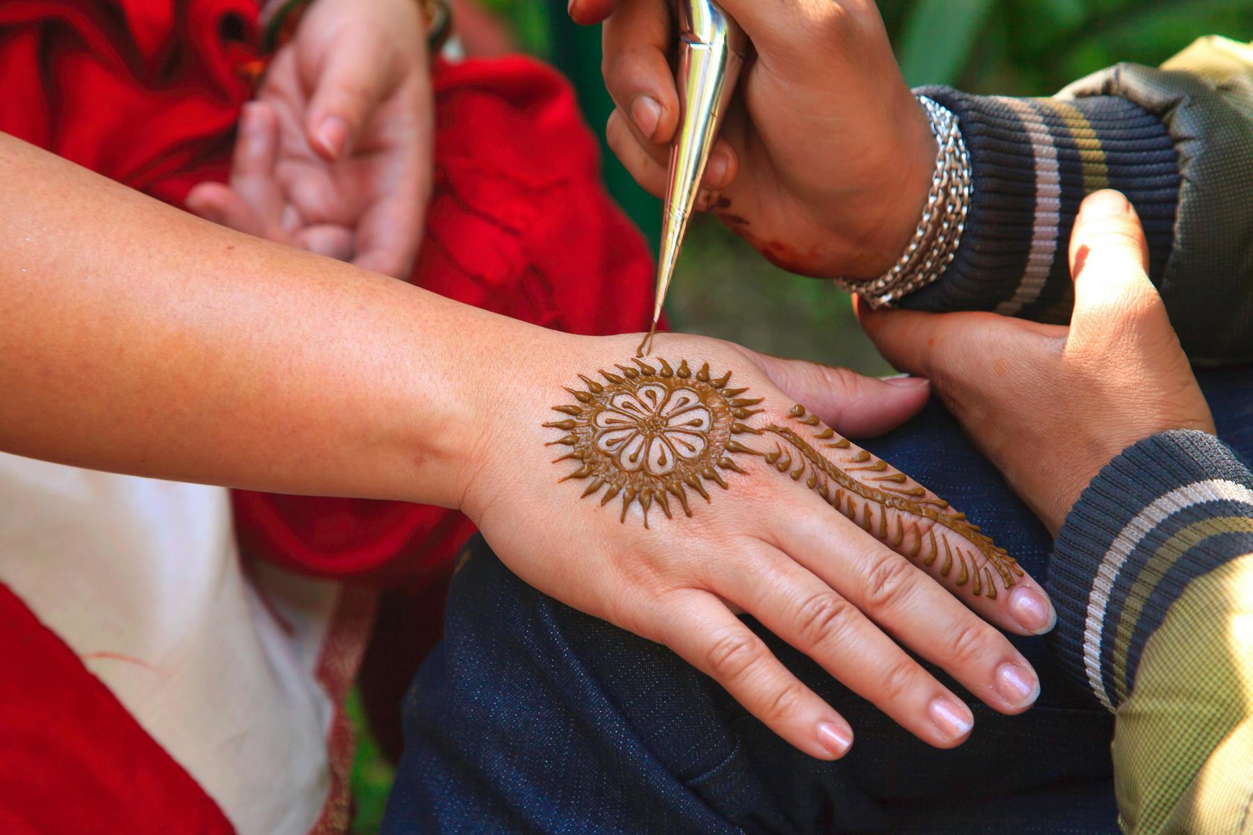 Henna jako lék: Starověké barvivo by mohlo uzdravovat zjizvená játra