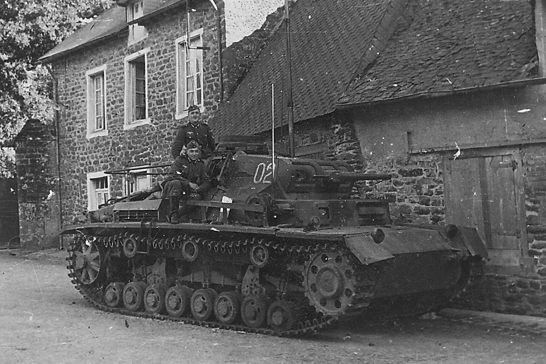 Základní kámen blitzkriegu: Evoluce německých velitelských tanků