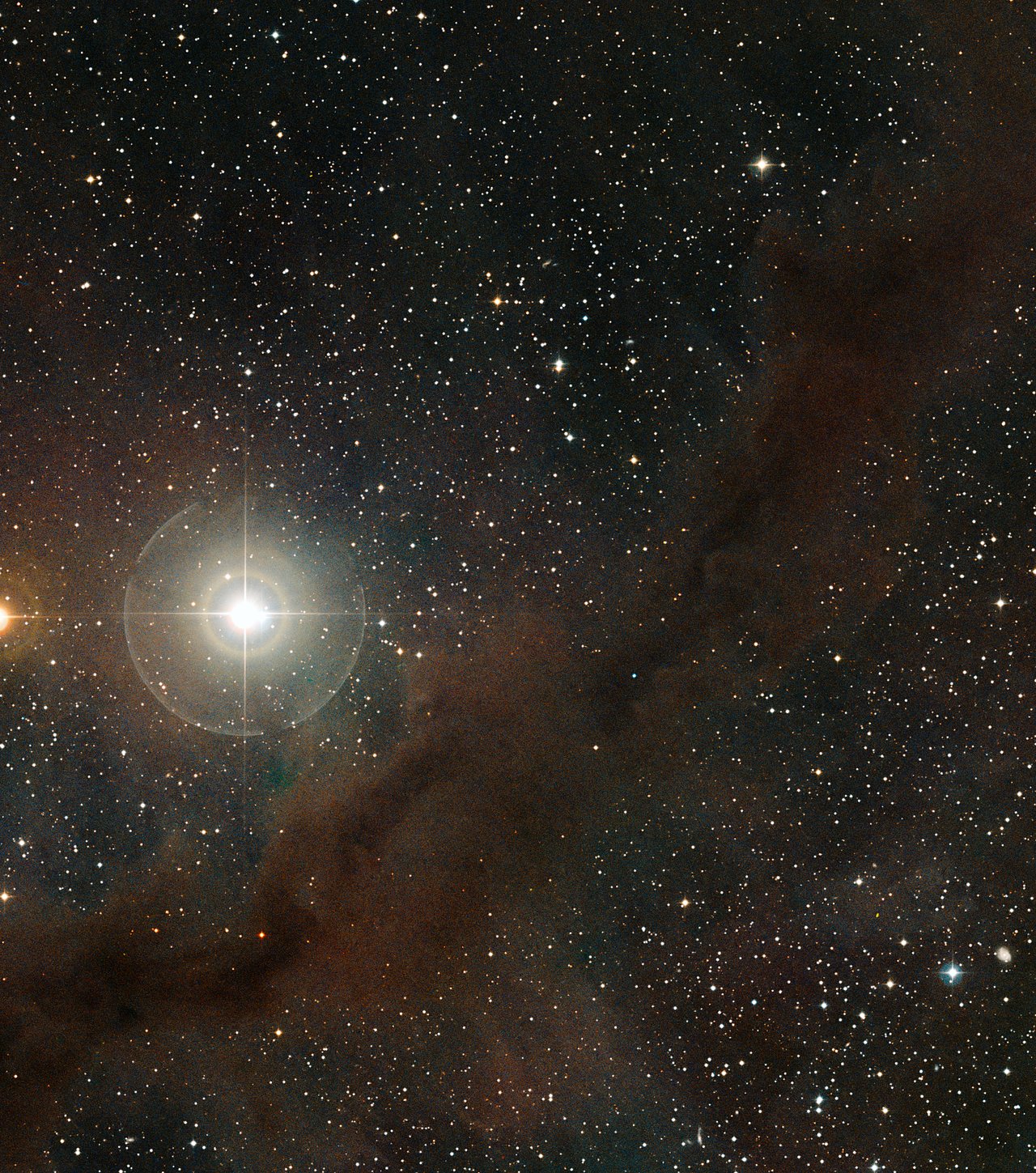 Vesmírná mračna jsou jako chemické továrny, v nichž vznikají základní stavební kameny života