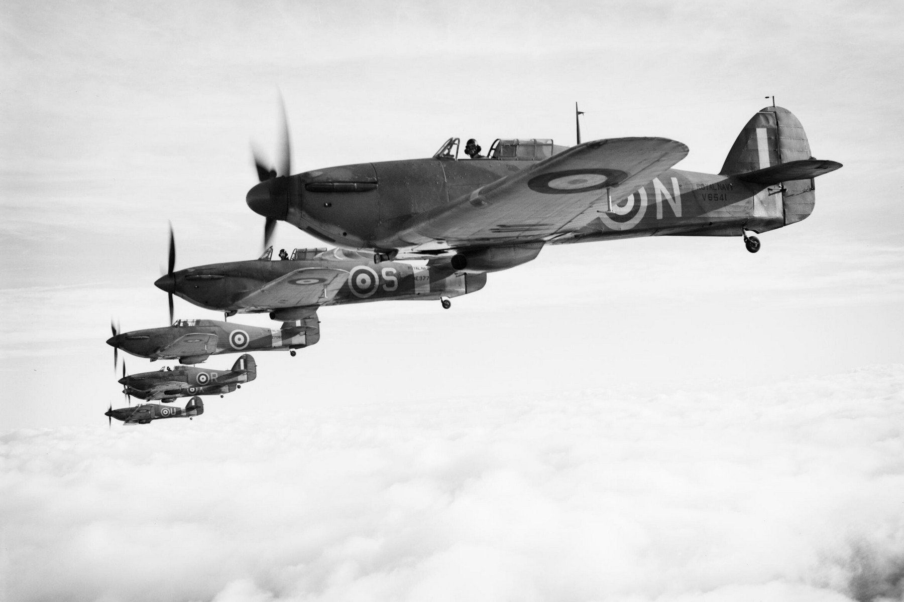 Hurricane, Typhoon, Tempest: Evoluce britských stíhaček Hawker