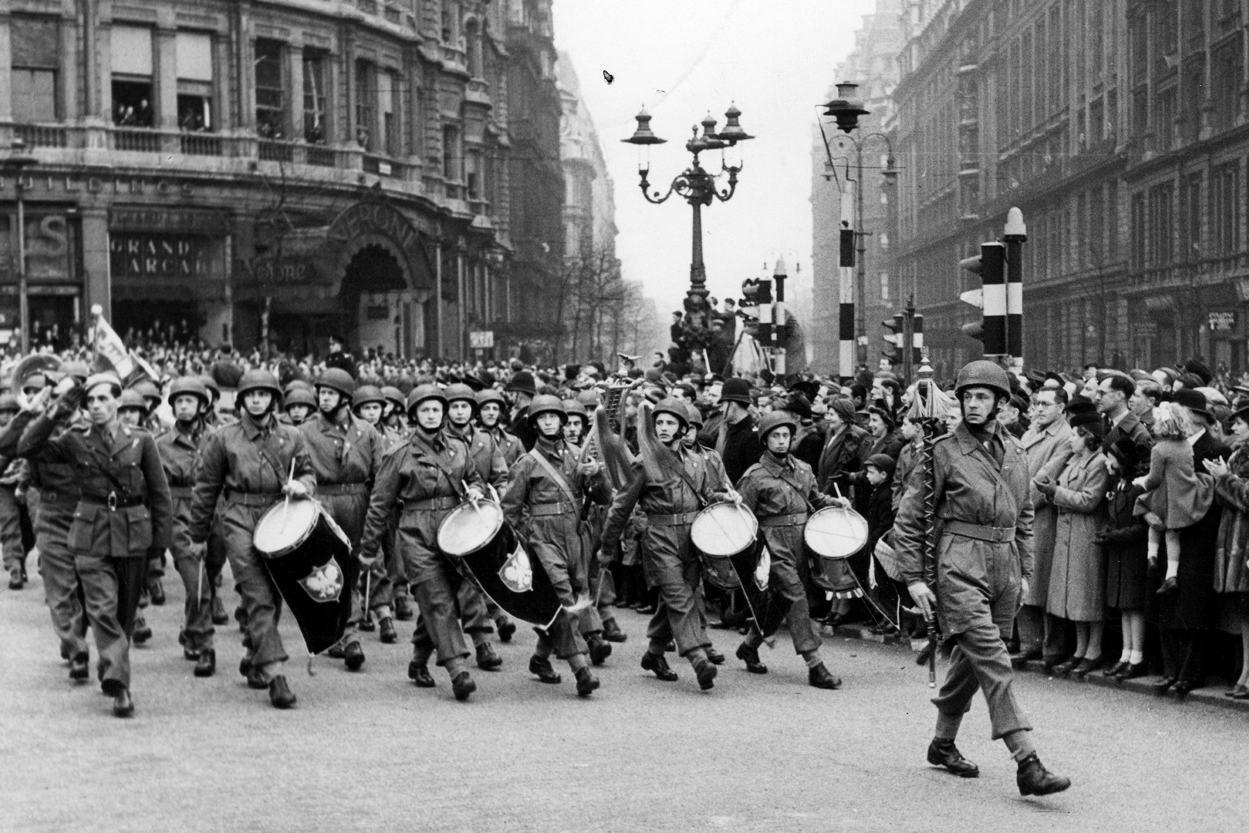 Jednotka pro jedinou bitvu: Vznik a výcvik 1. samostatné výsadkové brigády
