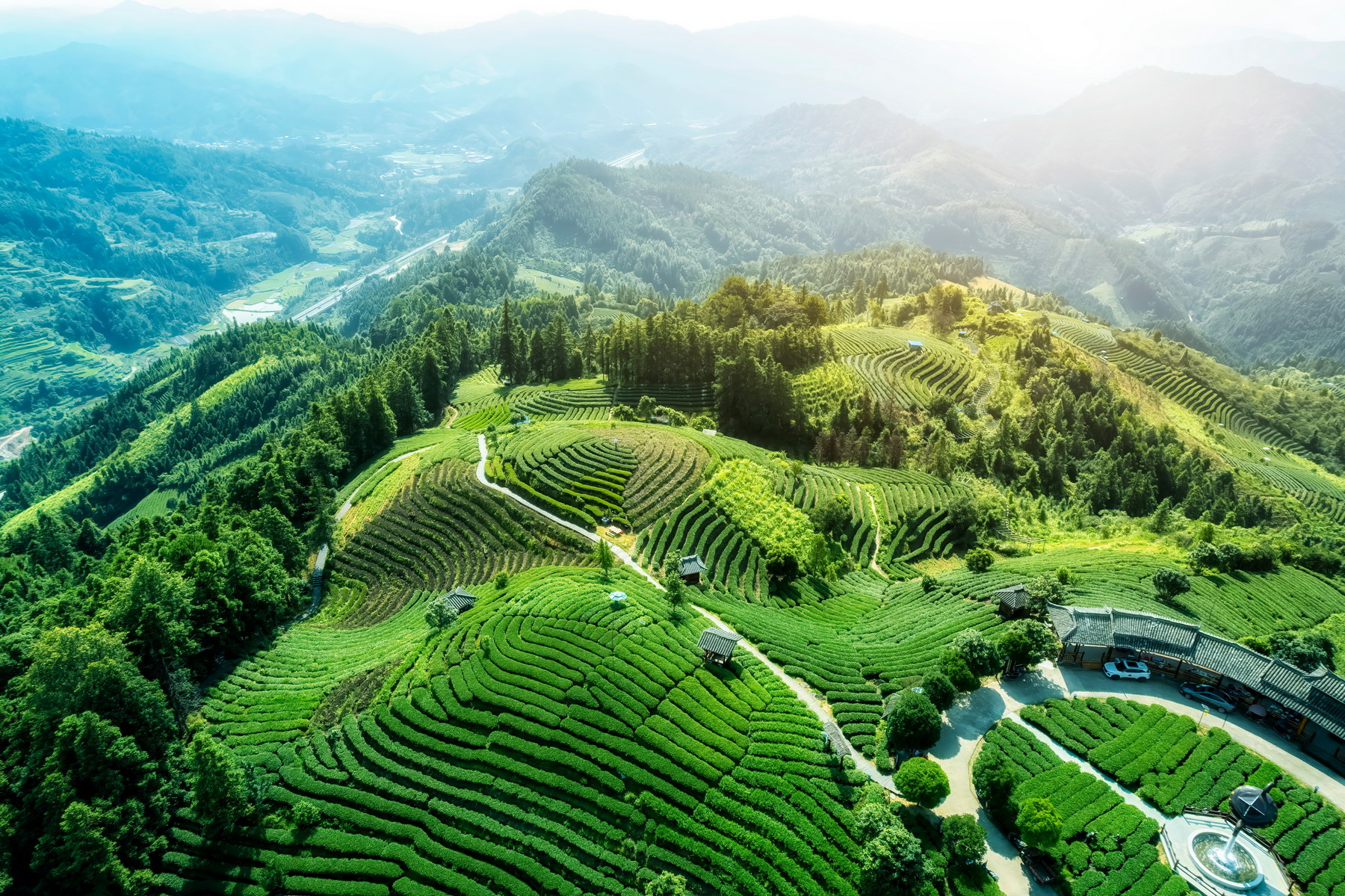 Čínský region Kuang-si: Krajina krasových vrcholků, jeskyní a rýžových teras