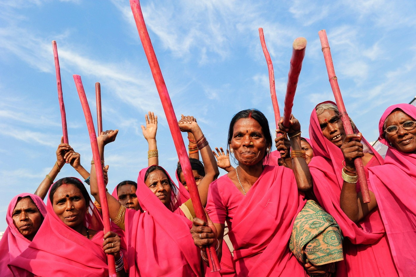 Růžová revoluce s bambusovou holí: Příběh indického ženského hnutí Gulabi Gang