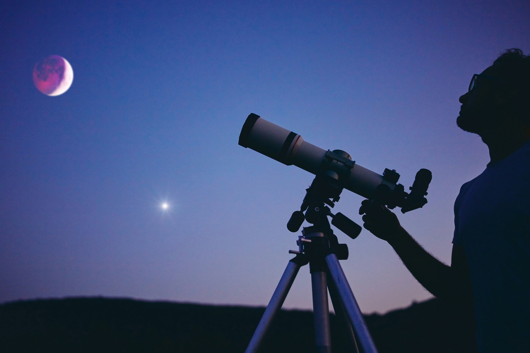 Nebeská geometrie: Jak astronomové měří velikost objektů na obloze?