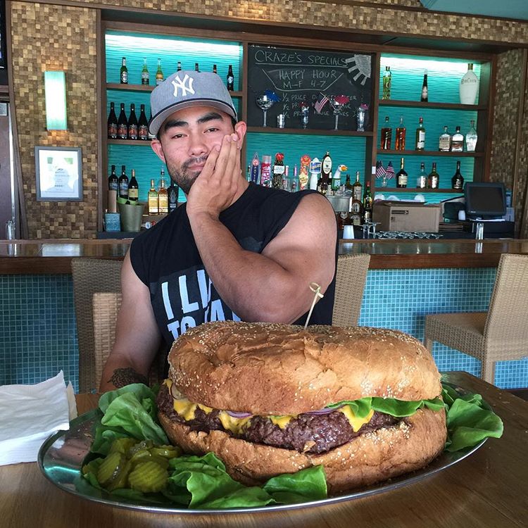 Bezmála 4kilogramový hovězí steak