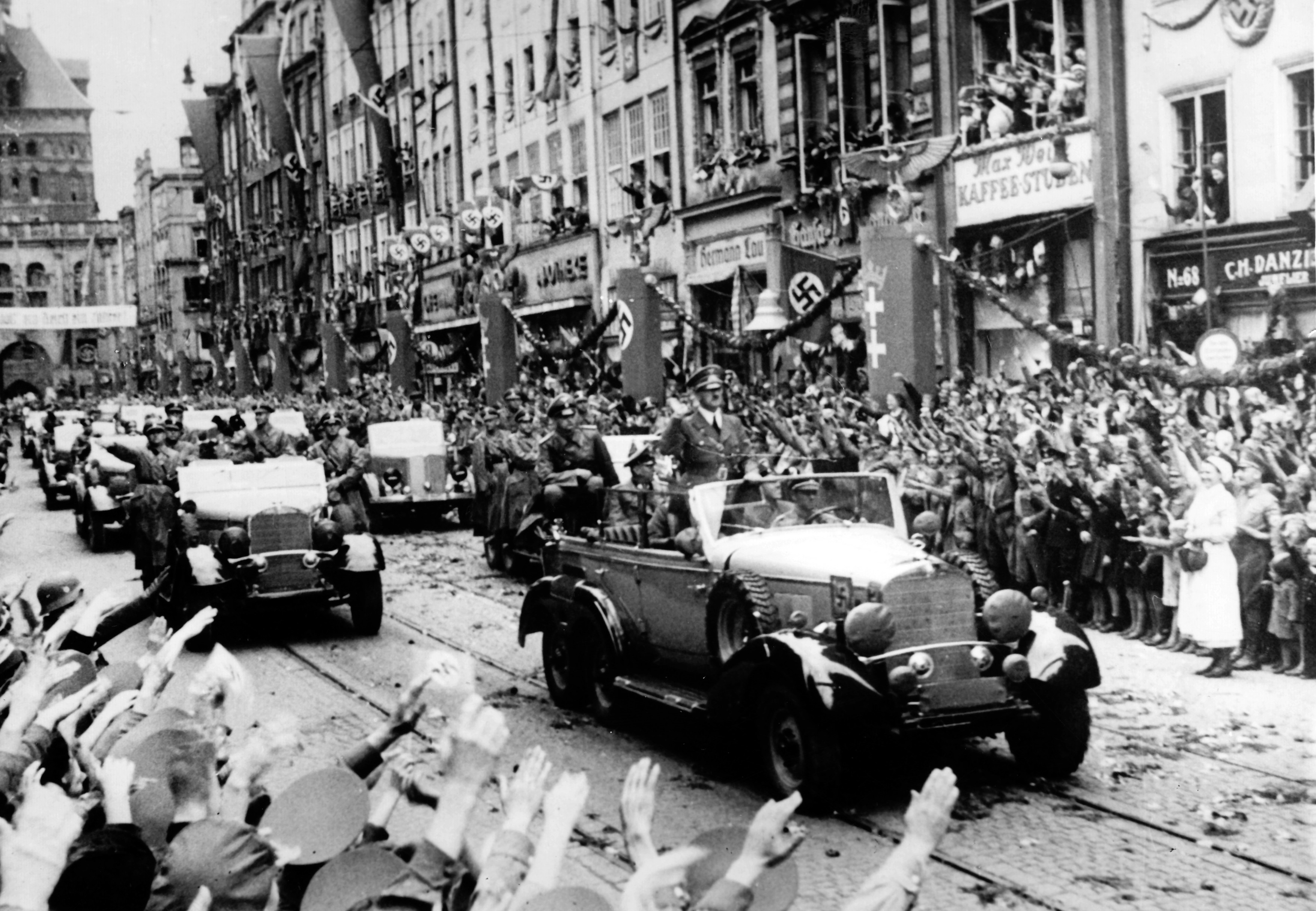 Hitler vjíždí do Gdańsku