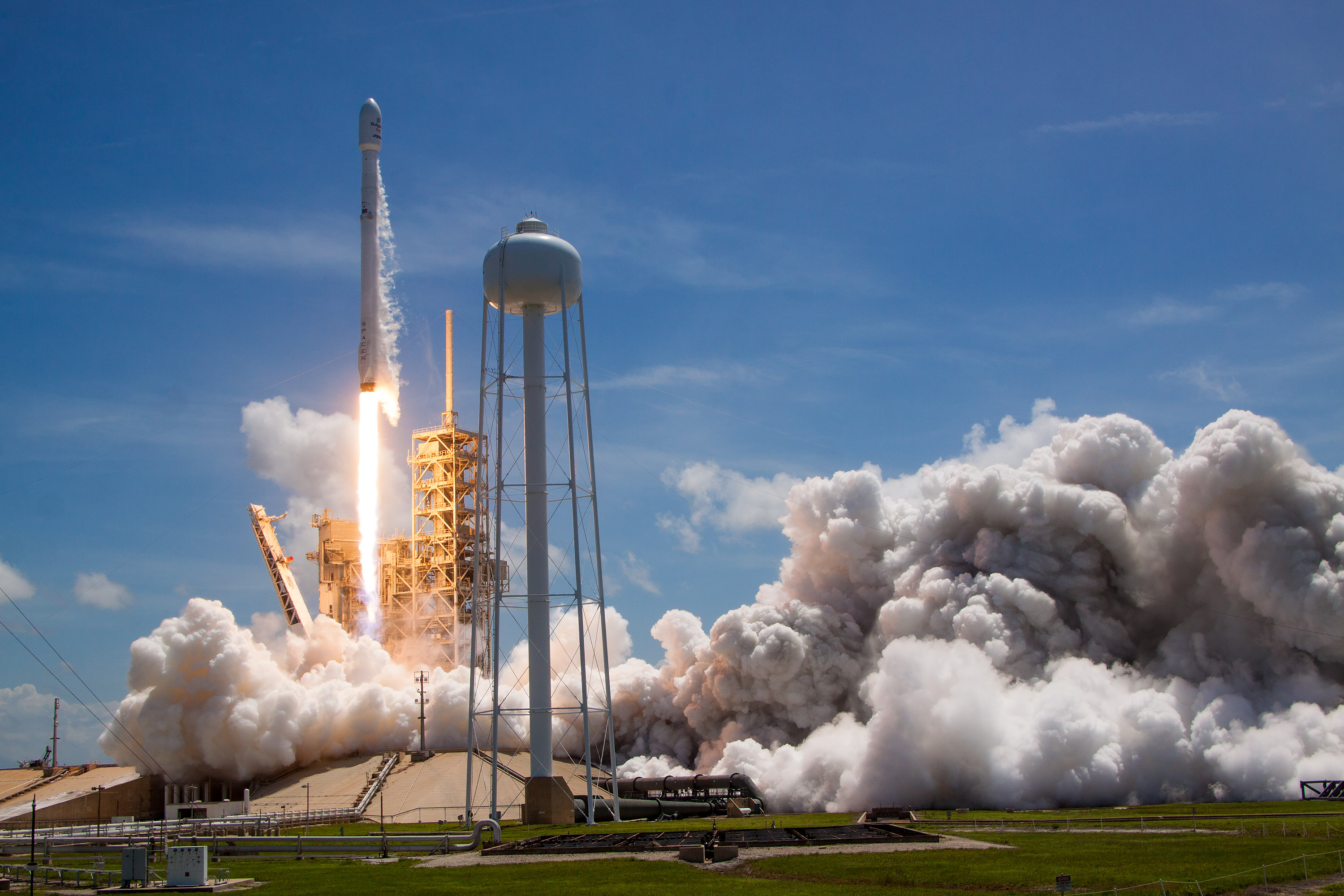 Start rakety se satelitem BulgariaSat-1