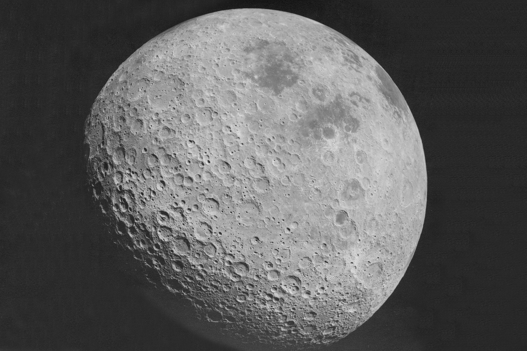 Na povrch Měsíce dopadla část nosné rakety: Hlavním podezřelým je Čína