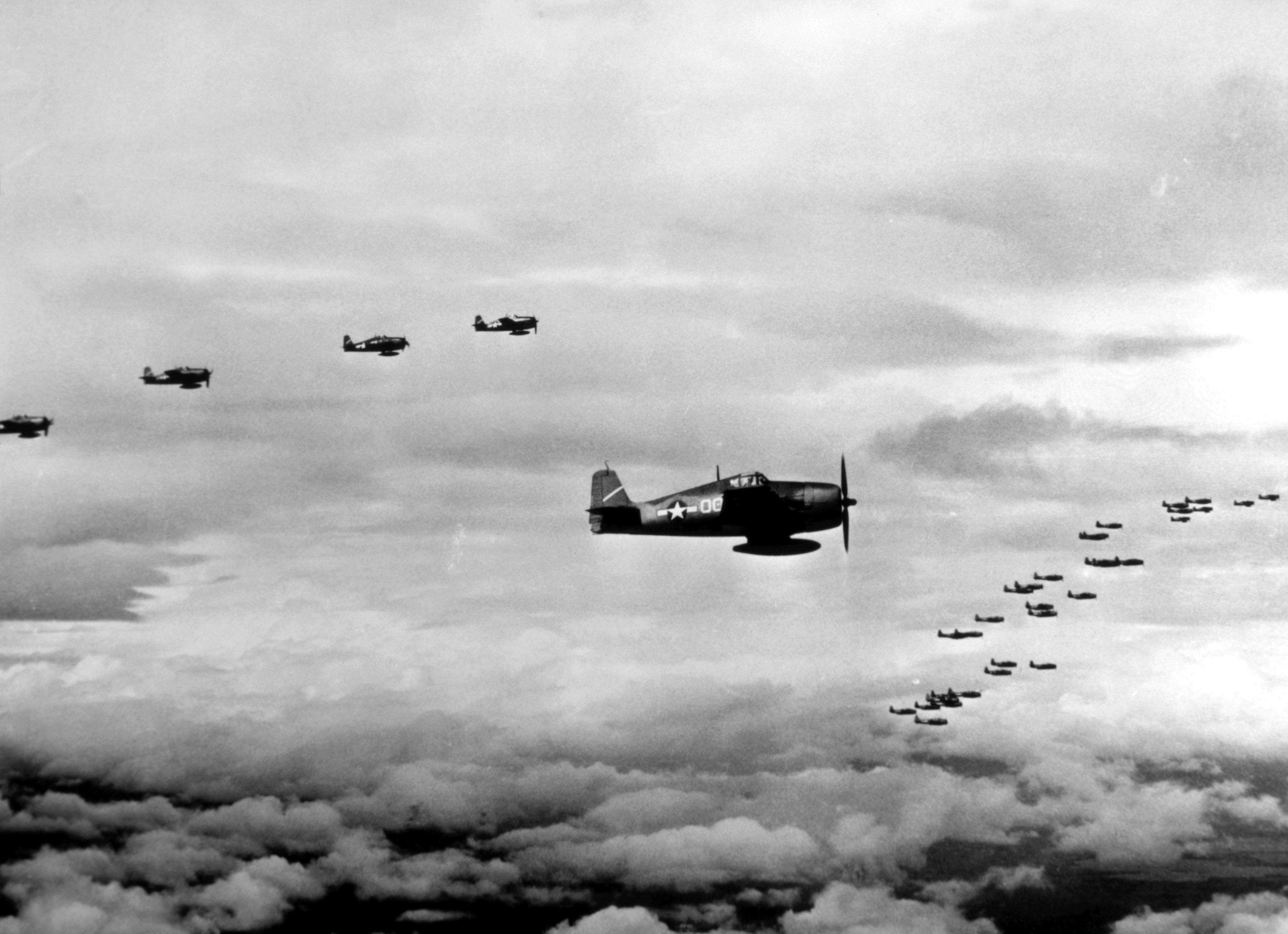 Ochránci a lovci bombardérů: Duel stíhaček P -47 Thunderbolt vs. Bf 109G/K