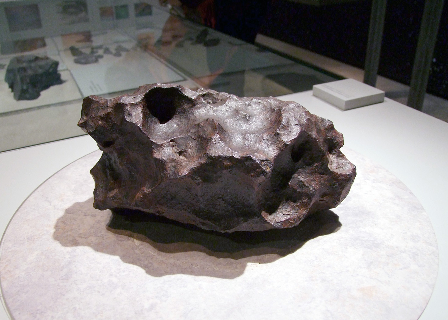 najd-te-si-sv-j-vesm-rn-k-men-jak-se-pozn-meteorit-100-1