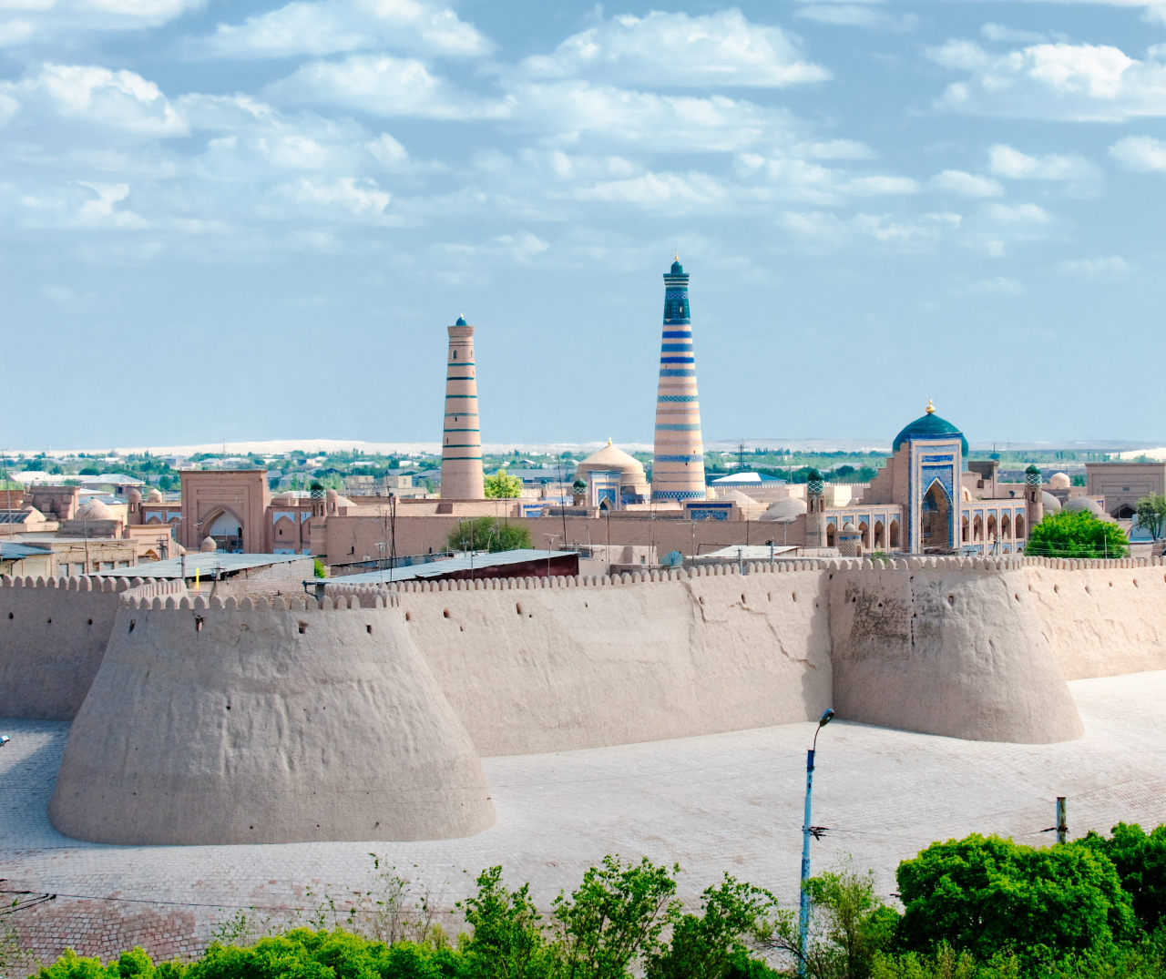 Uzbekist n Zem Modern ho St edov ku 100 1 Zahrani n Zaj mavost
