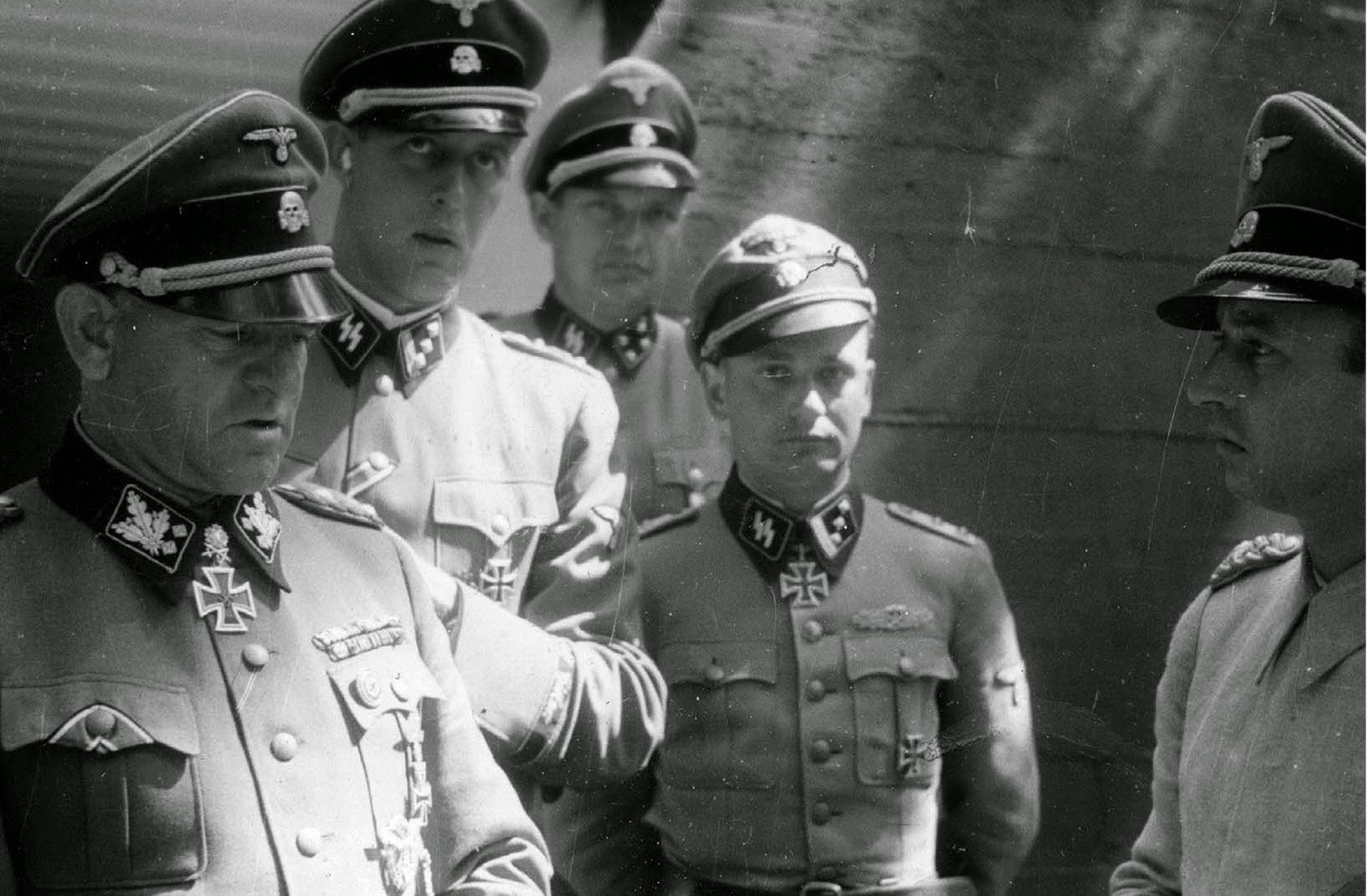 Двойной генерал 3 читать. Зепп Дитрих офицеры СС. Obergruppenführer Зепп Дитрих. Эрих Кемпка.