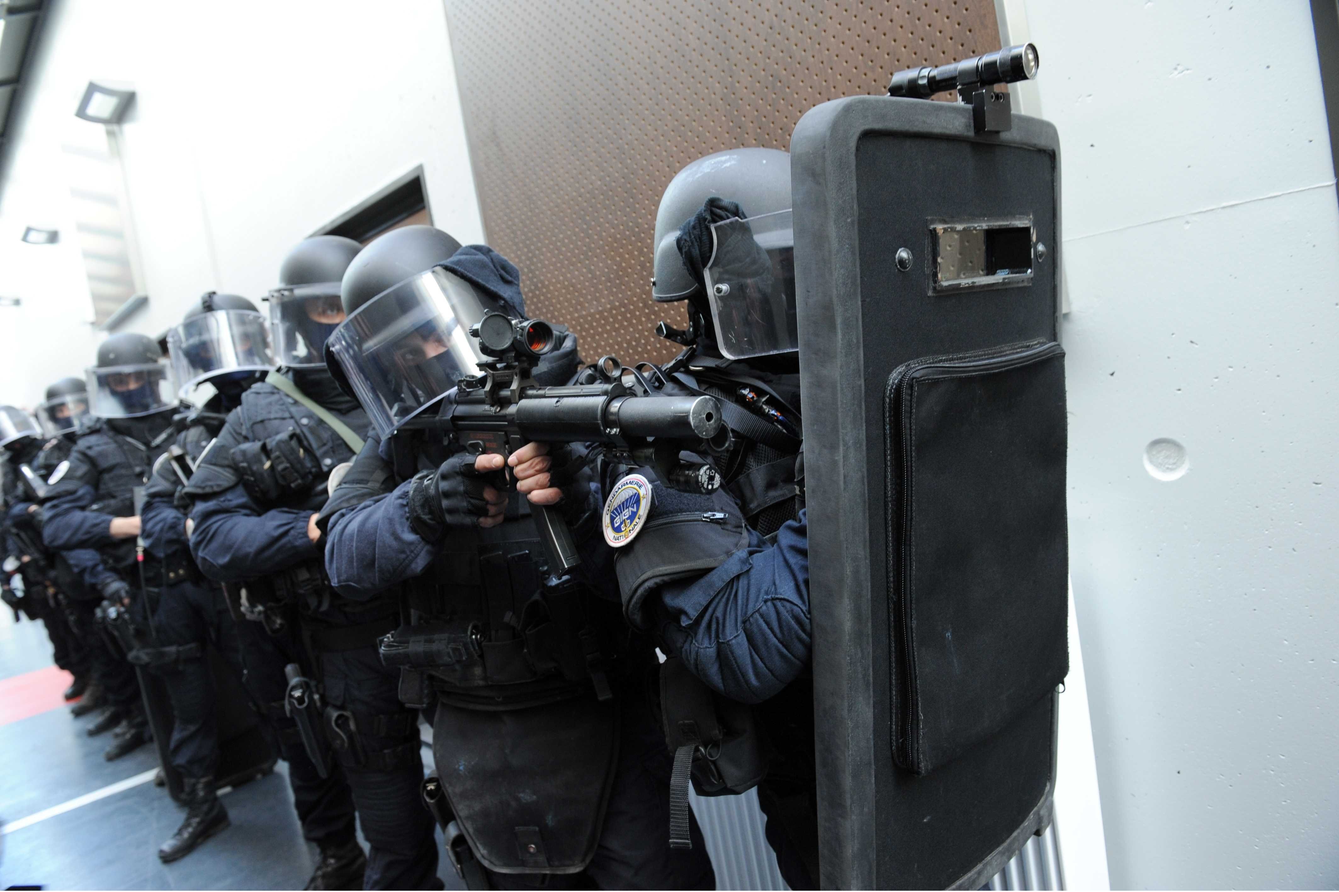 Specialni Jednotka Gign Galsti Cetnici Zavazani Navzdy Slouzit 100 1 Zahranicni Zajimavost