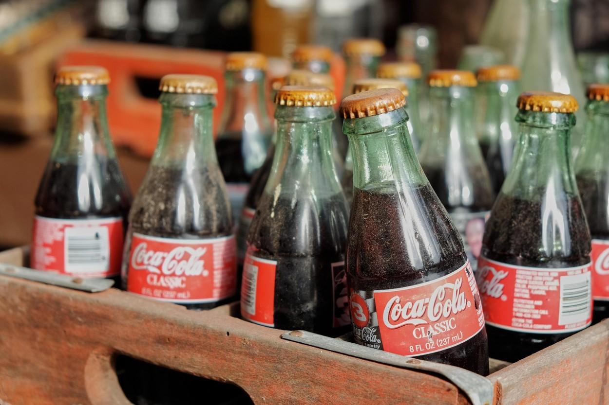 Jazykovědma prozrazuje: Jak Coca-Cola ke svému názvu přišla | 100+1 ...