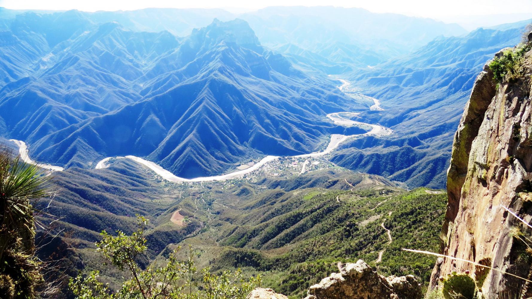 Vrásky matky Země 6 nejkrásnějších kaňonů světa 100+1 zahraniční