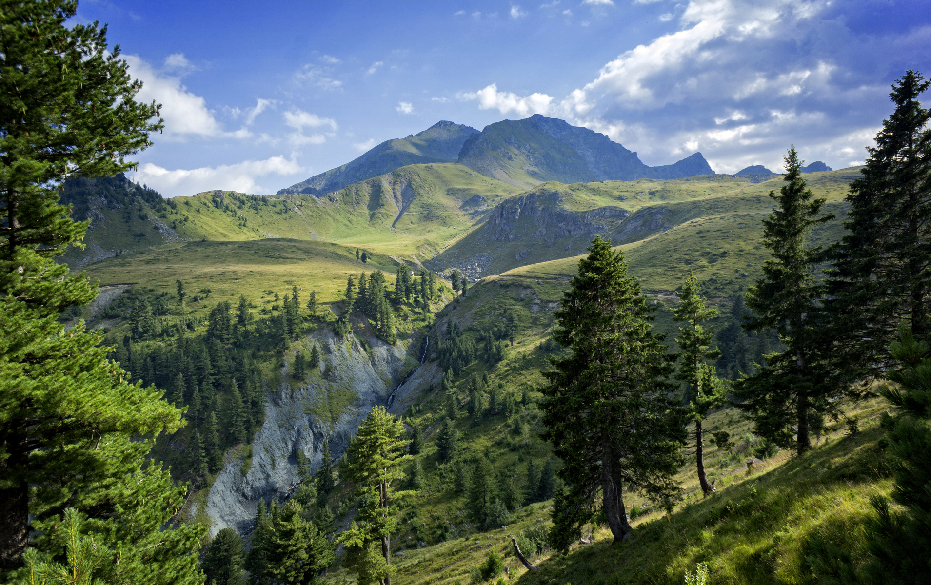 Nejvyšší kosovská hora Djeravica se tyčí do 2 656 m n. m. a má nezpochybnitelné kouzlo.