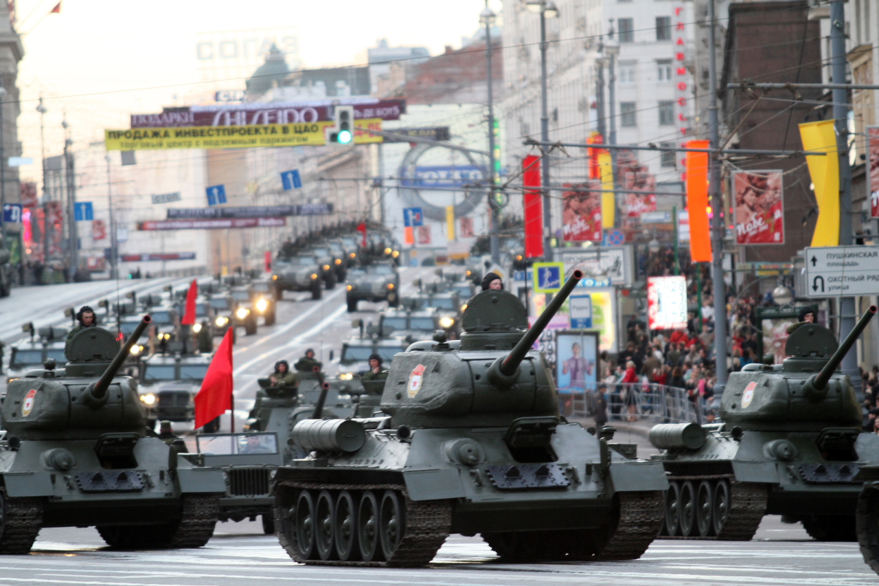 Demonstrace síly - Vojenské přehlídky jsou v Rusku stále v kurzu, jak dokazuje i tato fotka z centra Moskvy