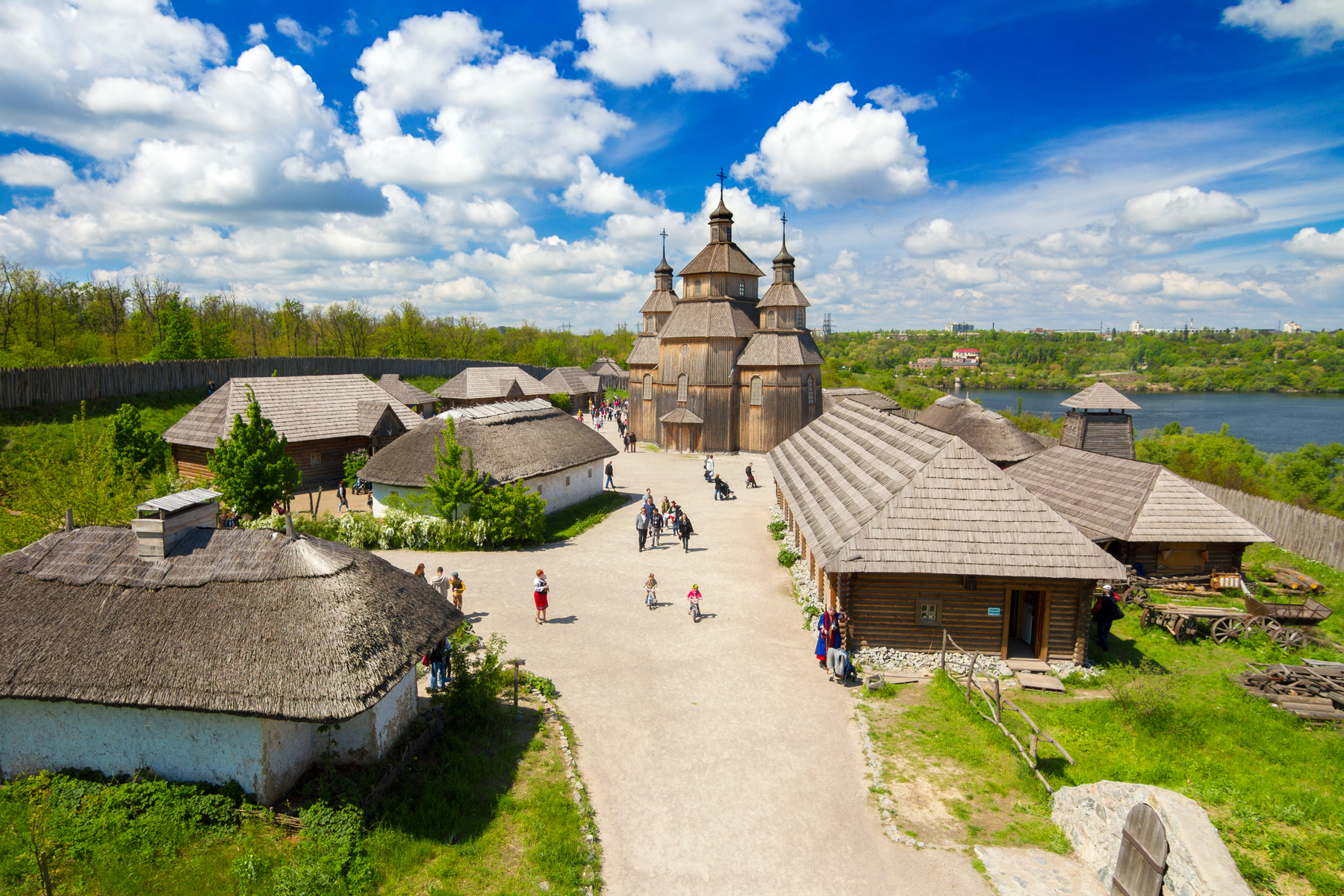 <p>Muzeum záporožských kozáků na ostrově Chortycja funguje už od roku 1983.</p>