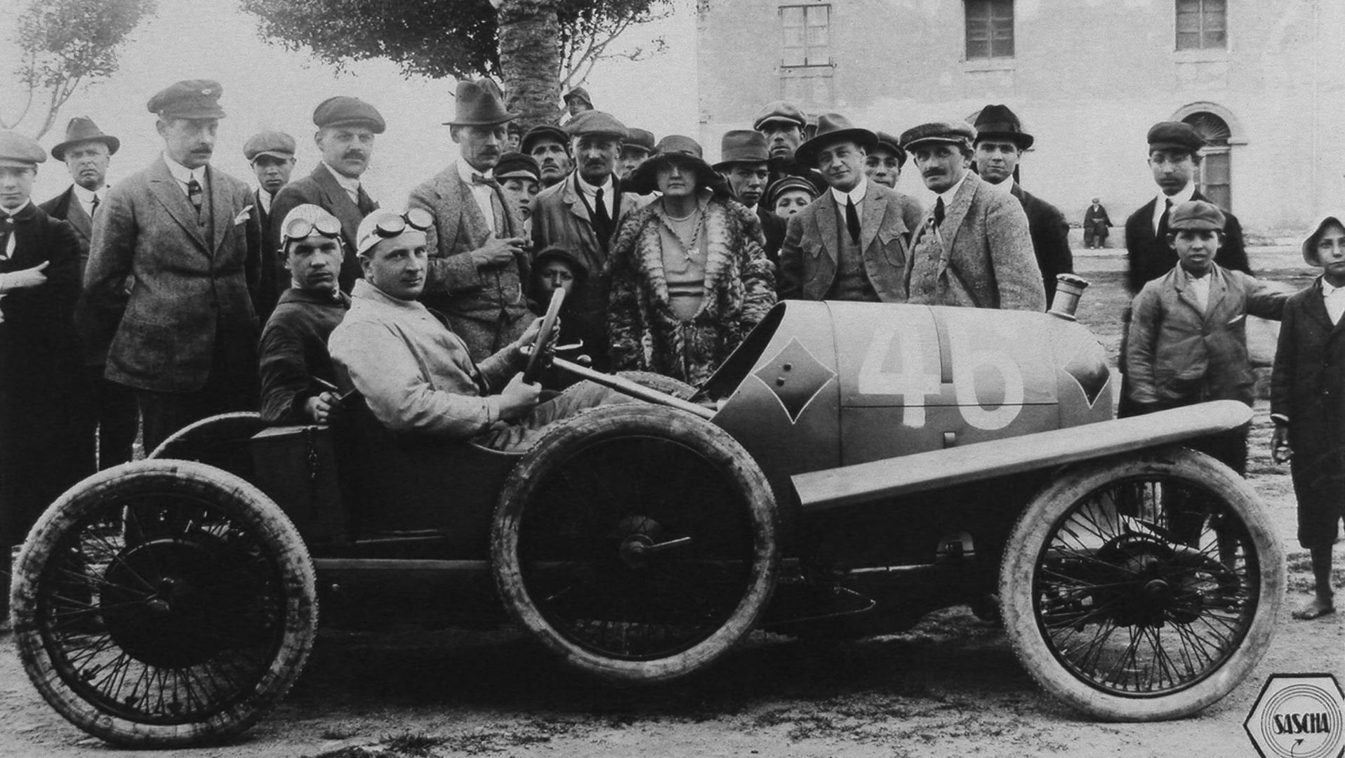 <p>Ferdinand Porsche na závodě Targa Florio v roce 1922. </p>