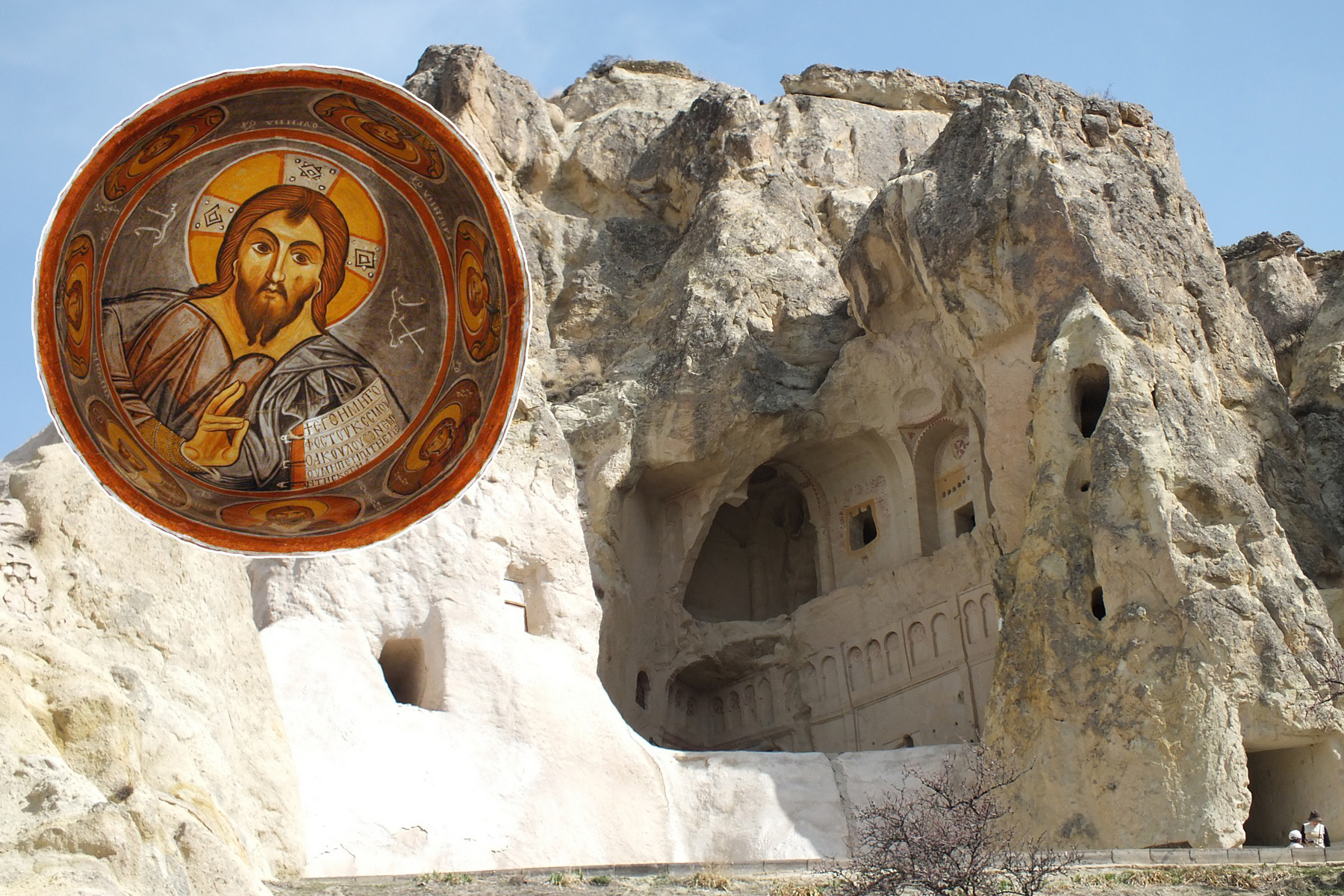 <p>Tmavý kostel tvoří součást muzea pod širým nebem v Göreme a tamní fresky patří mezi nejkrásnější v celé Kappadokii. <em>(foto: Wikimedia Commons, Cobija, CC0 1.0 + Wikimedia Commons, Grizurgbg, CC BY-SA 3.0)</em></p>