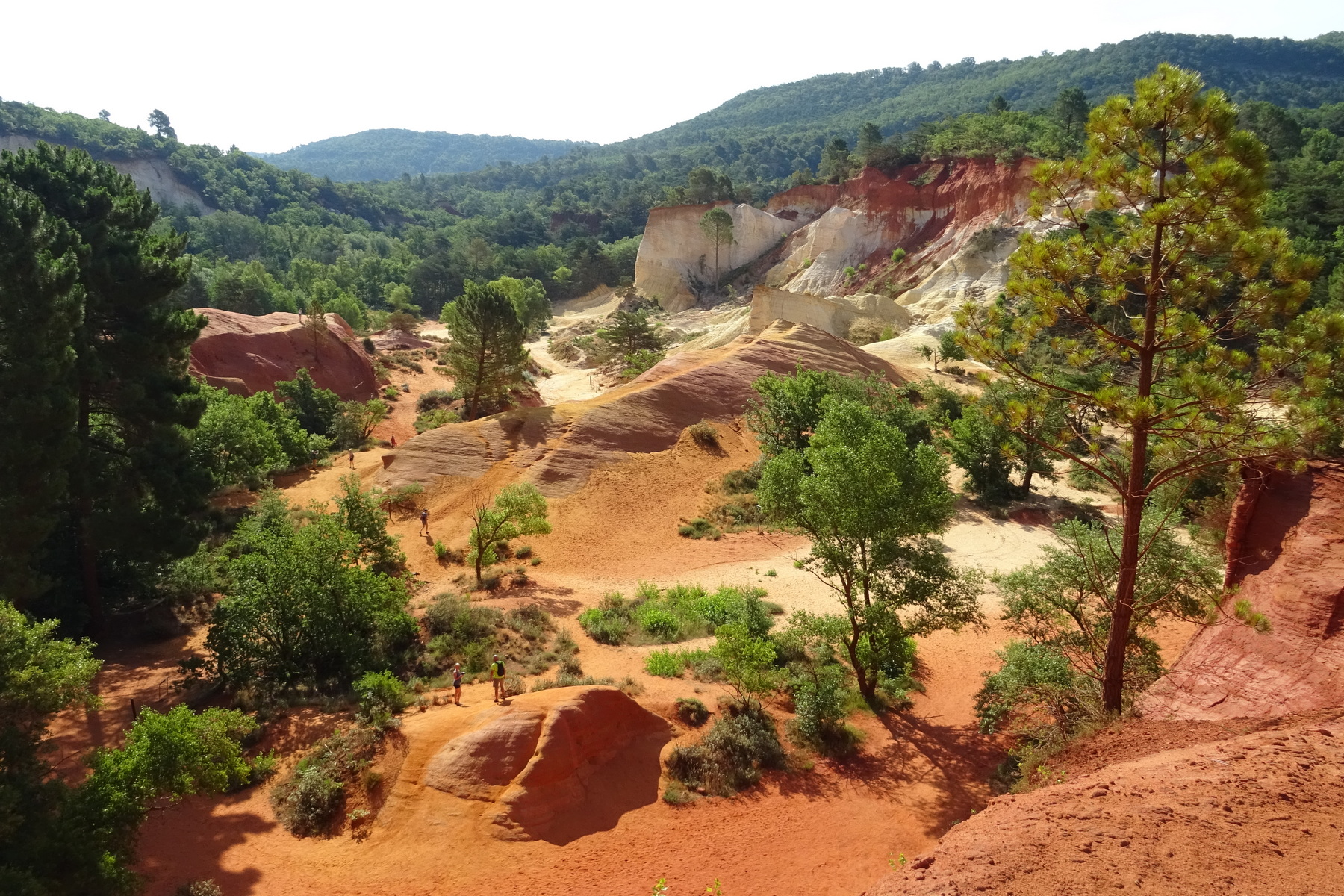 <p>Nedaleko Rustrelu a Roussillonu narazíte na tzv. <strong>provensálské Colorado</strong>, připomínající krajinu z westernů. <em>(foto: Kamila Hamalčíková)</em></p>