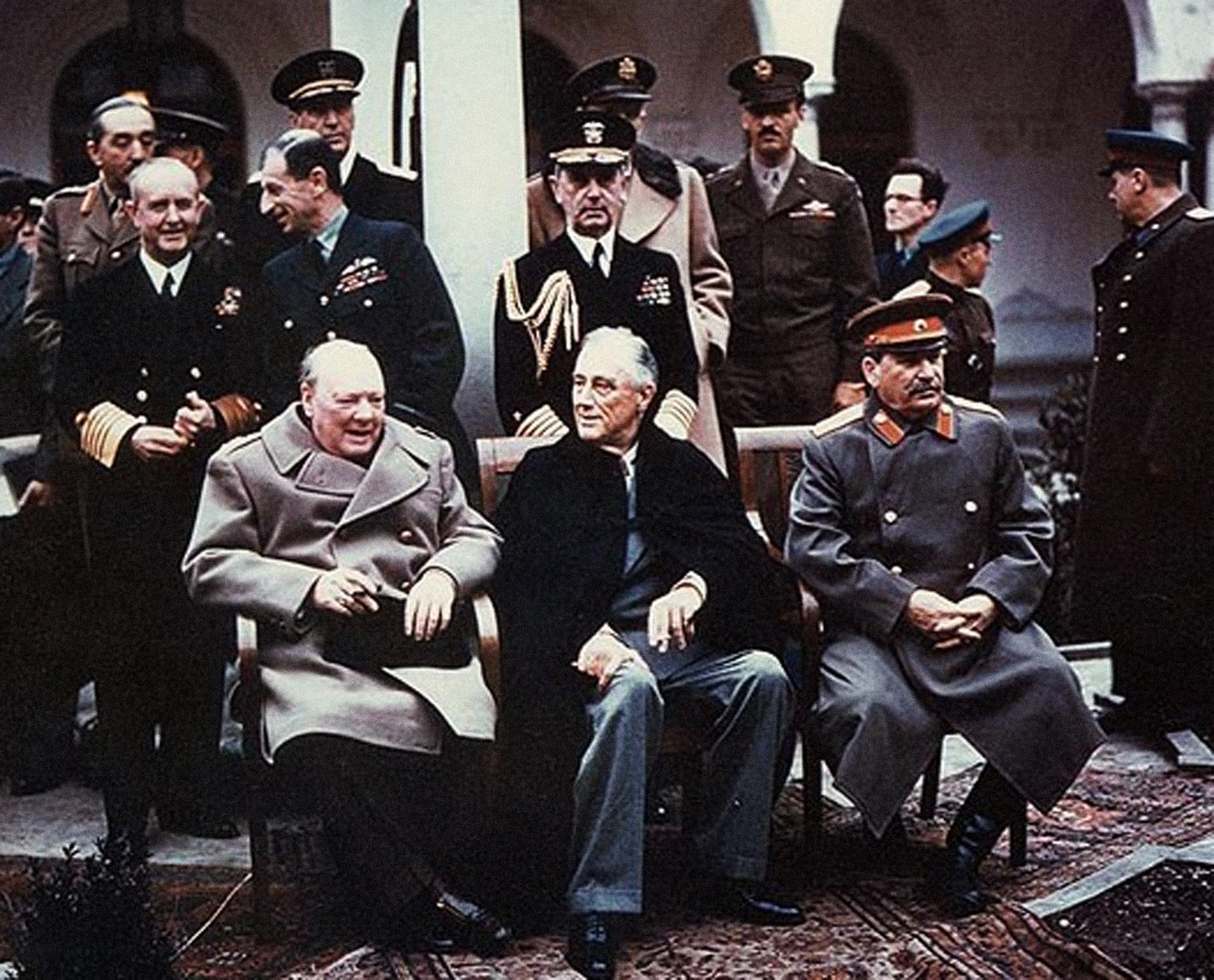 Blokáda Západního Berlína -<p>Představitelé tzv. Velké trojky na Jaltské konferenci v únoru 1945. Zleva Winston Churchill, Franklin D. Roosevelt a Josif Stalin.</p>