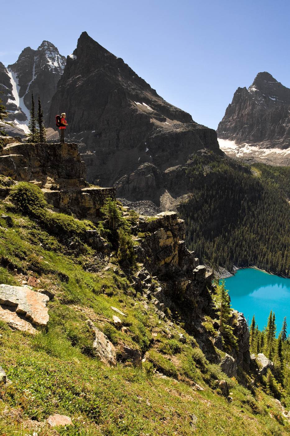 Ze skalní římsy -<p>Jeden z nejdobrodružnějších treků kolem jezera po stezce “Wiwaxy Highline Alpine Route“</p>