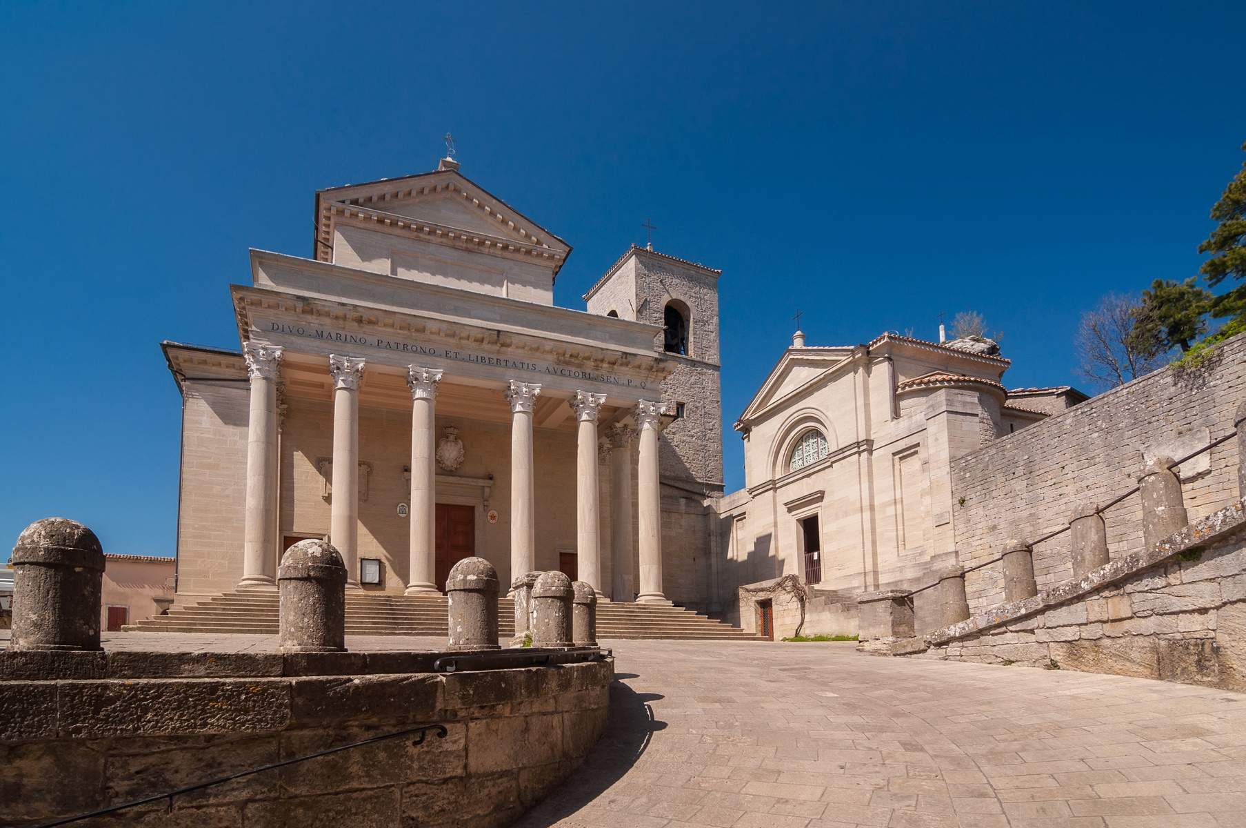 San Marino -<p>Katolická Basilica di San Marino postavená v neoklasicistním stylu.</p>