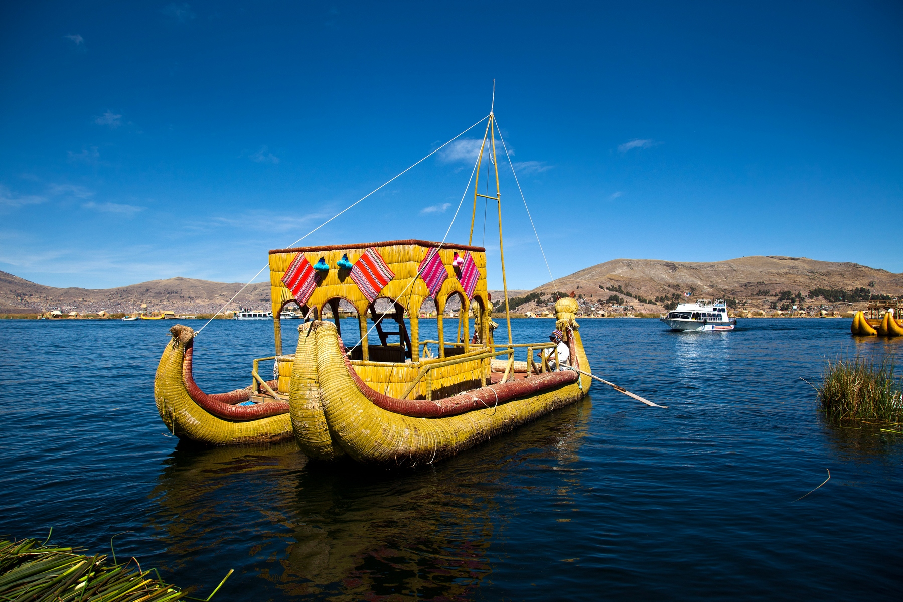 Titicaca -<p>Podle legendy se z jezera vynořil zakladatel incké říše Manco Cápac se svou ženou Mamou Ocllo.</p>