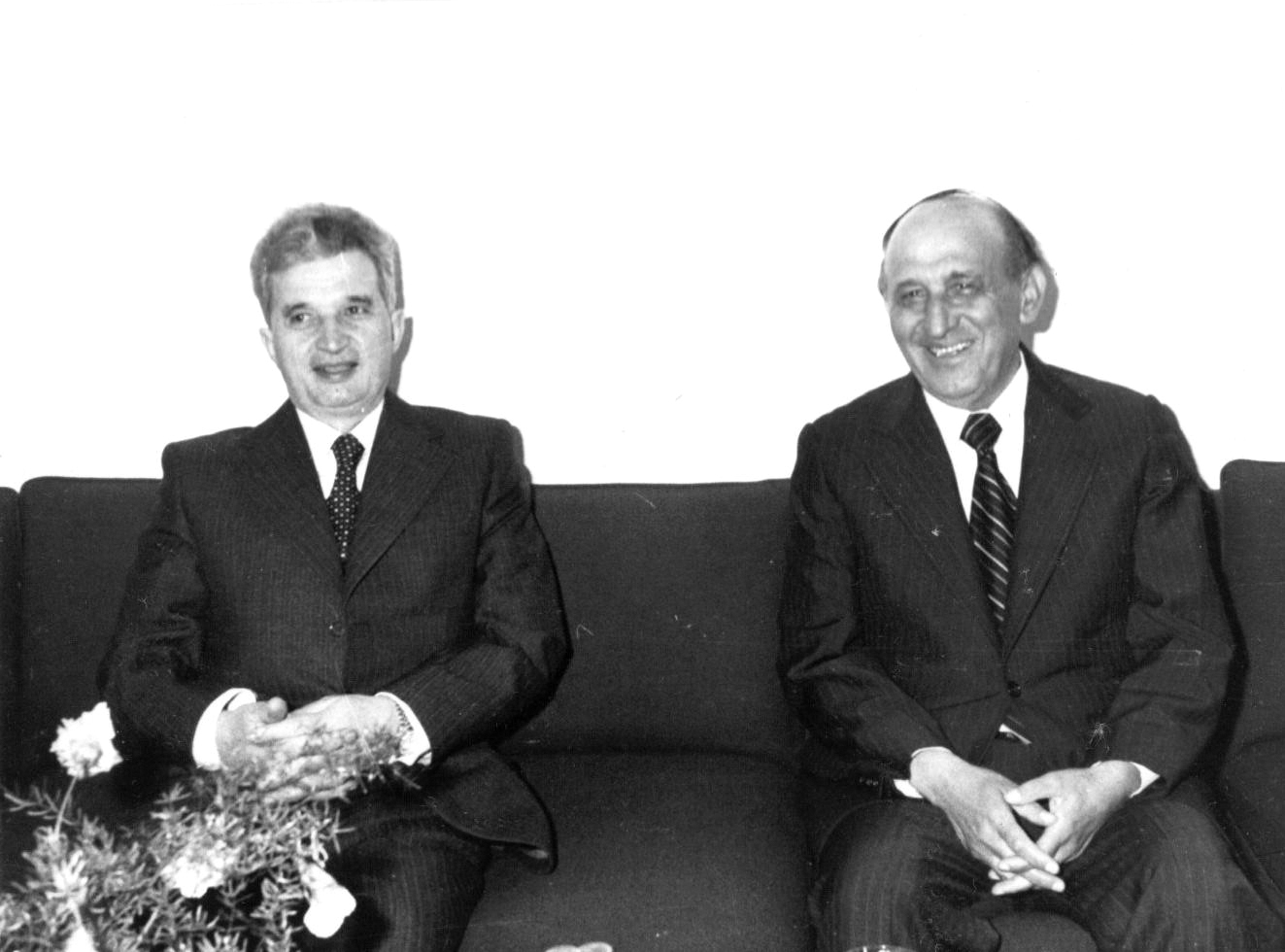 Todor Živkov a Nicolae Ceauşescu - Generální tajemník komunistické strany Bulharska Todor Živkov (vpravo) a Nicolae Ceauşescu v roce 1979.