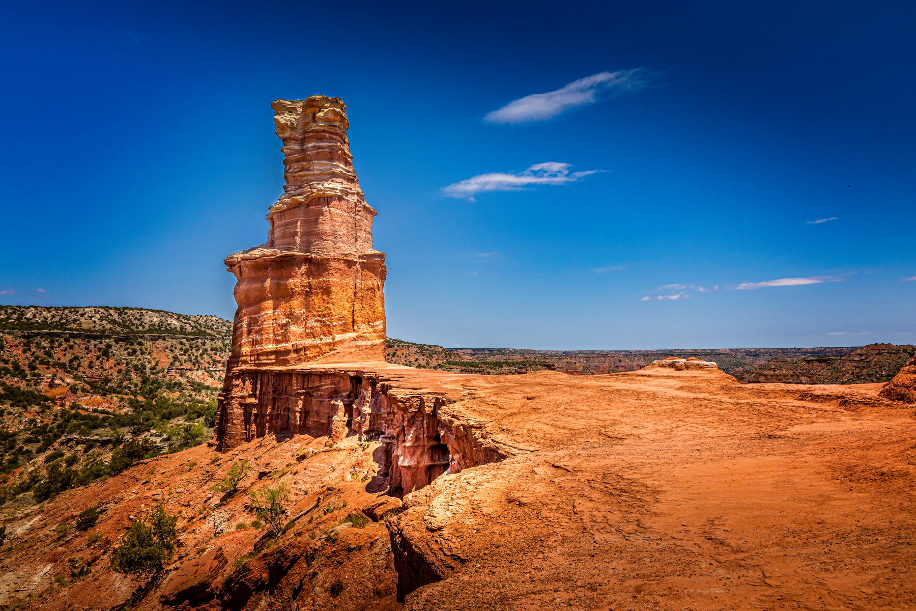 <p>Přírodní dominantu texaské krajiny na severu státu tvoří kaňon Palo Duro. S hloubkou necelých 300 metrů představuje druhý největší geologický útvar svého druhu na americkém území.<em> (foto: Shutterstock)</em></p>