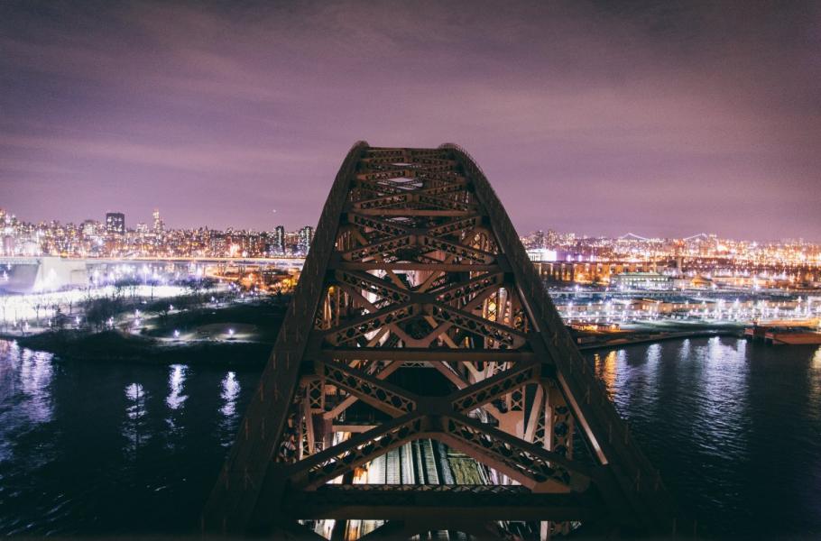 Na vrcholu Hell Gate Bridge, New York