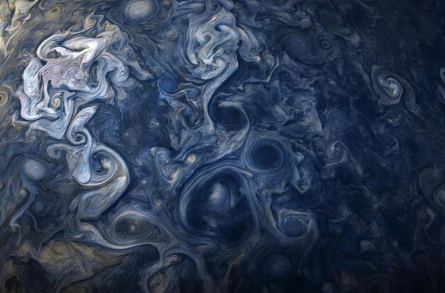 Jupiter v modrém
