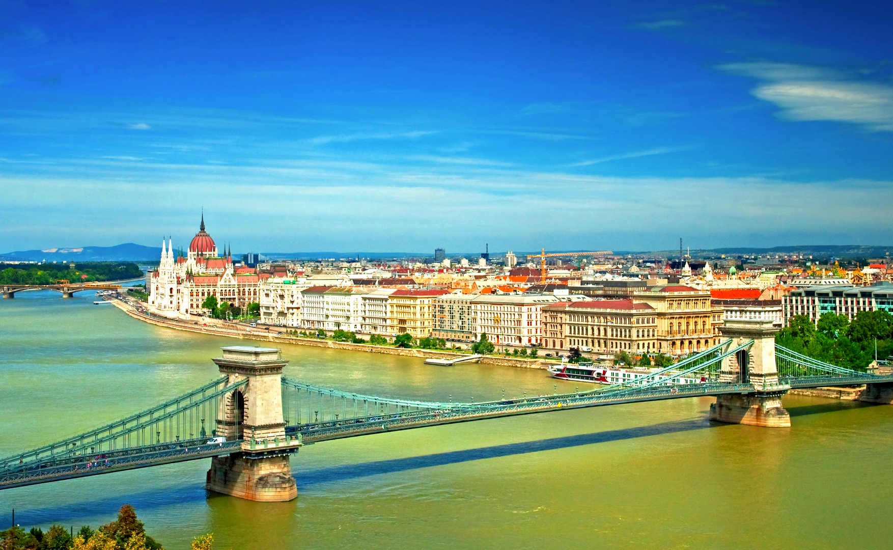 Jeden z mnoha impozantních pohledů na Budapešť - 