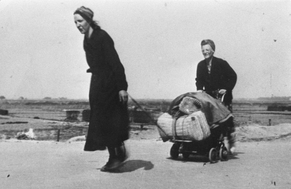Hladomor v Nizozemsku -<p>Ženy za hladomoru v okupovaném Nizozemsku, na přelomu let 1944 a 1945</p>
