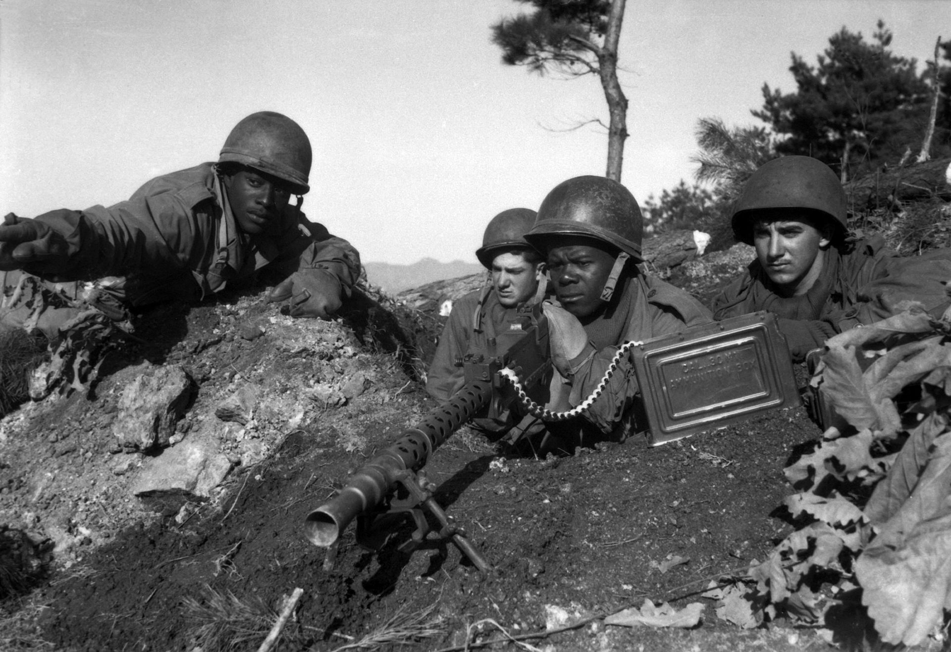 <p>V 60. letech hrozilo, že se opět naplno rozhoří korejská válka. Na snímku příslušníci americké 2. pěší divize během prvního konfliktu</p>