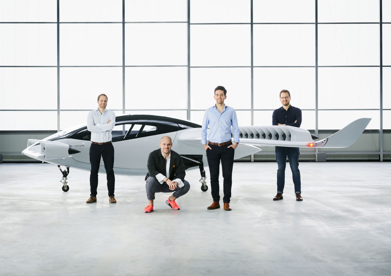 <p>Aerotaxi lilium se svými tvůrci</p>