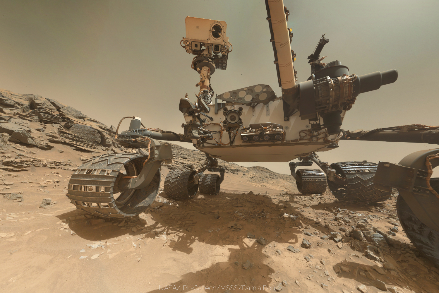 <p>Curiosity, vlastnoruční selfie</p>