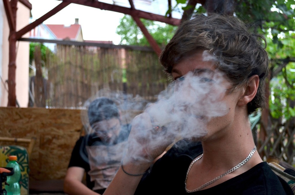 <p>Teenageři po legalizace kouří spíše méně trávy</p>