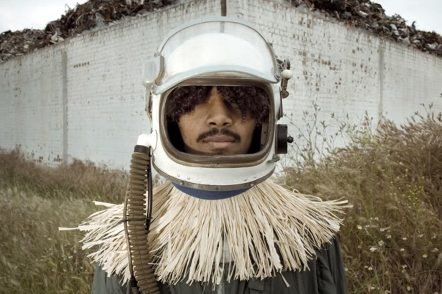 <p>Termín „afronaut“ vymyslel sám <strong>Edward Nkoloso</strong> a média se ho ráda chytila. Snímek pochází z uměleckého projektu Afronauts španělské fotografky Cristiny de Middelové. </p>