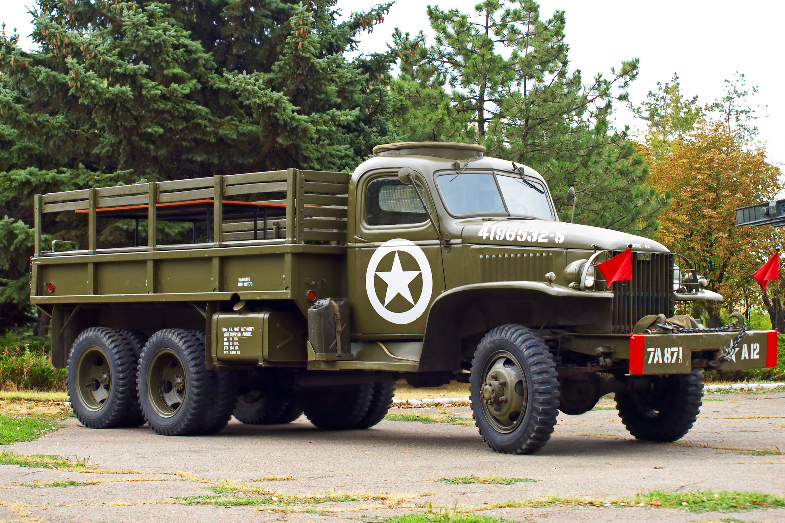 <p>Americký náklaďák GMC CCKW-353 </p>