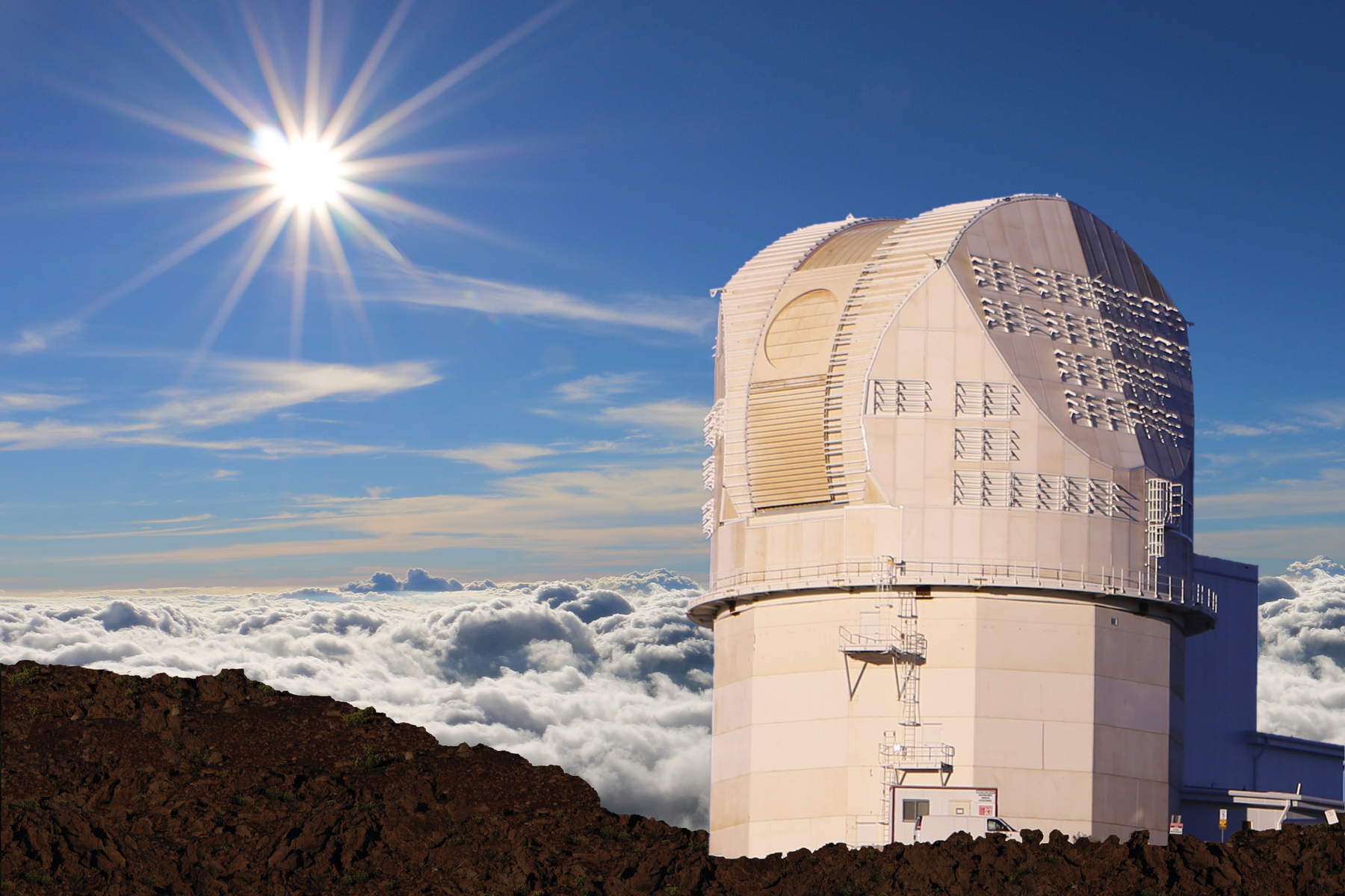 <p>DKIST rozliší na povrchu Slunce 30km detaily. Bude jako mikroskop při sledování velmi malých útvarů ve fotosféře hvězdy.</p>